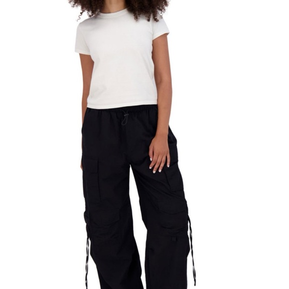 Aeropostale Women’s Cargo Pants - Picture 5 of 6